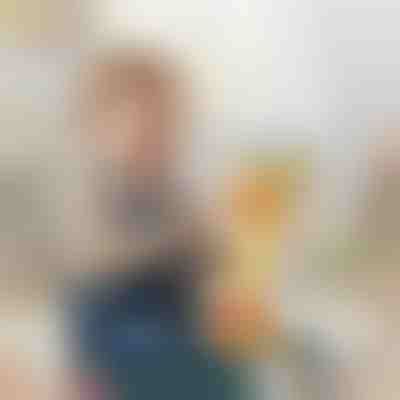 Interaktivna plišana žirafa | GIRADANCE